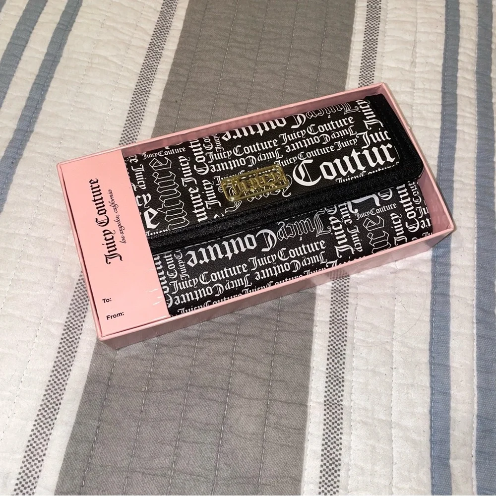 Juicy Couture NWT Logo Clutch Gift Set - Picture 1 of 13